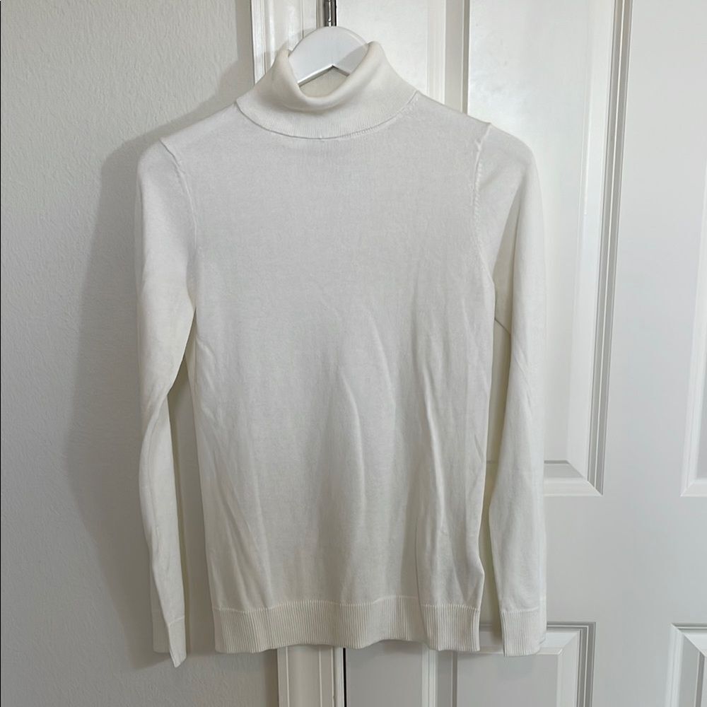 NWT Women's Ivory Turtleneck Sweater